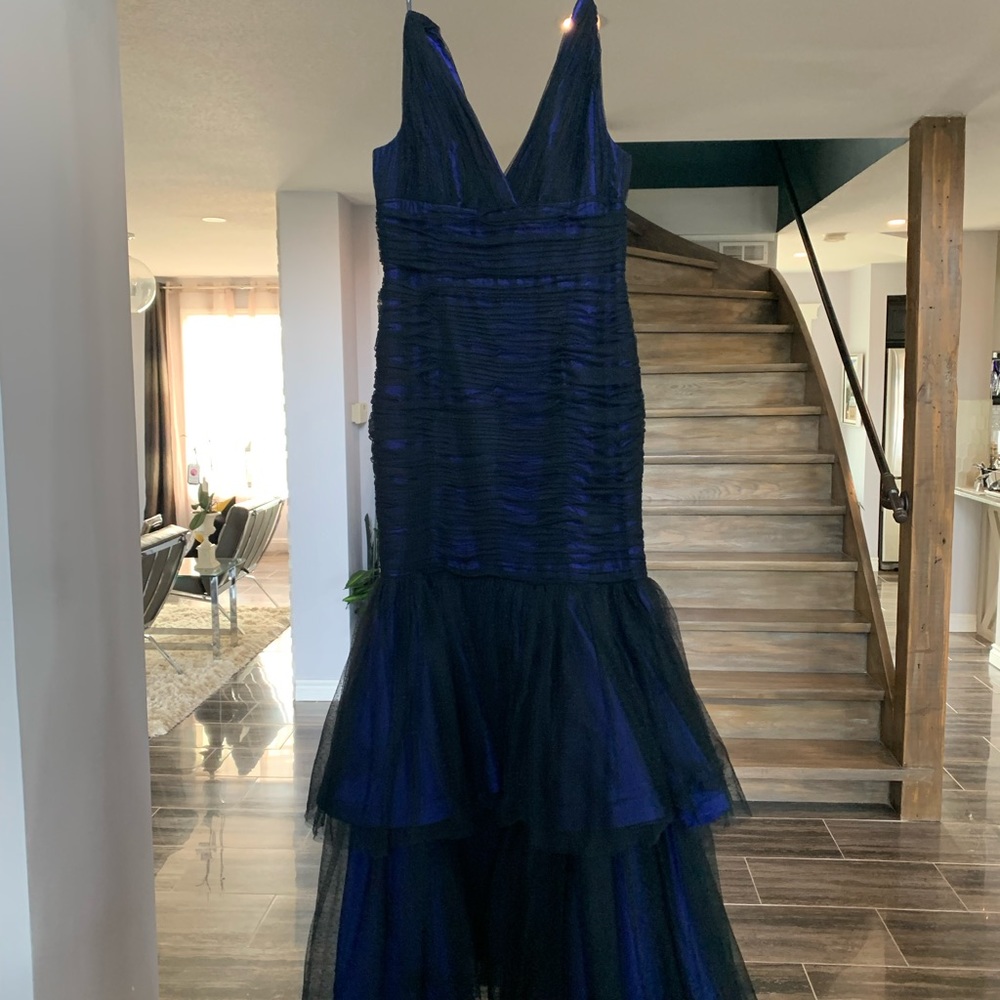 Gorgeous Monique Lhuillier prom or wedding Gown